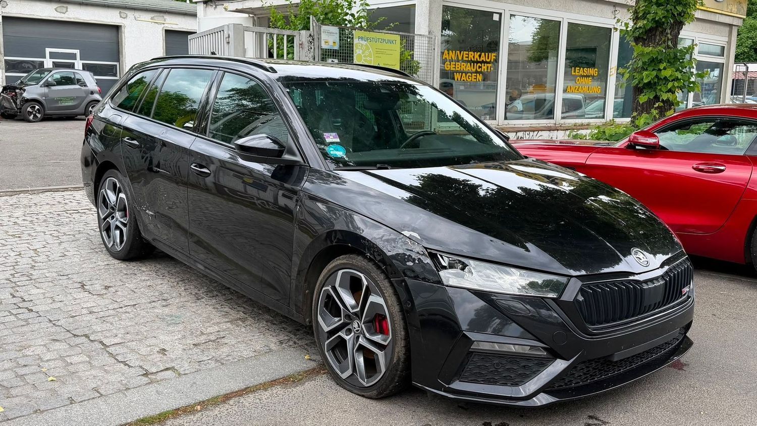 Octavia 2.0TDi RS Vol-Lane-Side-VLed-DigitalCock